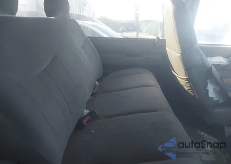 2003 Chevrolet Astro из США, поврежденный, VIN 1GNDM19X43B101800